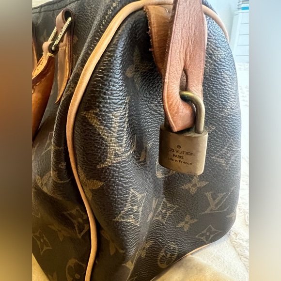 Louis Vuitton
LV Monogram Speedy 25 2007 - Picture 6 of 17